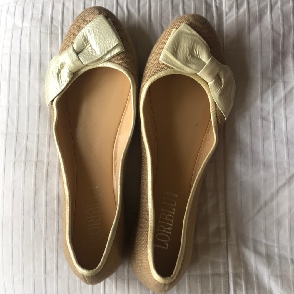 Vintage Loriblu tan flats with cream bows